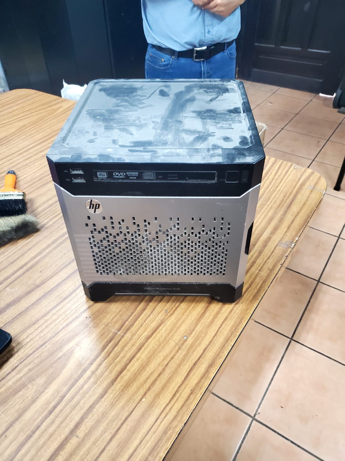 Servidor HP con exceso de polvo